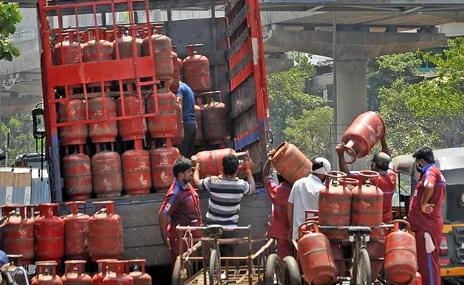 Once Again Commercial LPG Cylinder Price Hiked - Sakshi