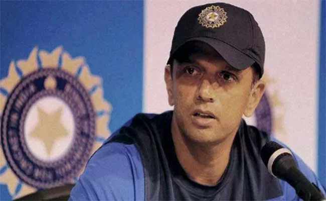 Rahul Dravid Refutes Media Reports On Attending BJP Youth Meet in Himachal Pradesh - Sakshi