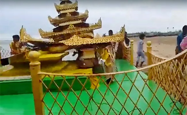 Golden Chariot Temple Flown To Sunnapalli Sea Area In Srikakulam  - Sakshi