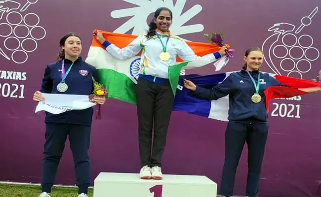 Deaflympics 2022: Diksha Dagar Claims Gold Medal At Golf Finals - Sakshi