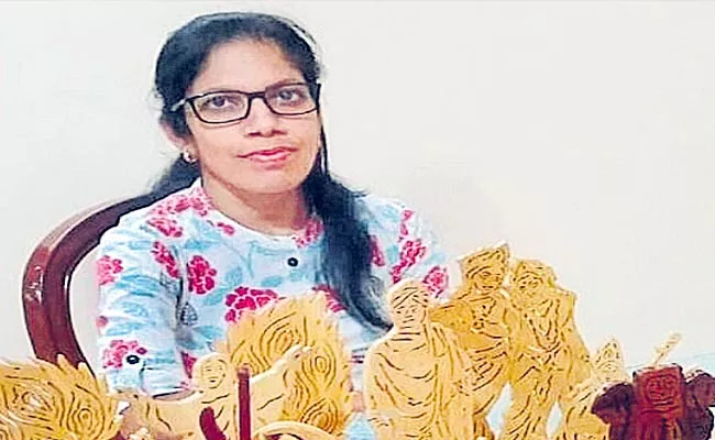 Madhumita Came Out From-House-Dowry Created Big-Brand-Woodcraft Jharkhand - Sakshi