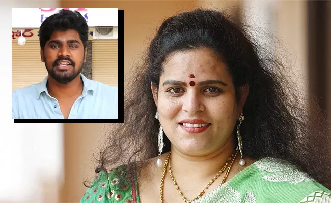 Actress Karate Kalyani Attack on Youtuber Srikanth Reddy - Sakshi