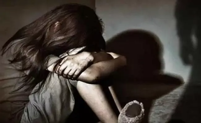 Man Molestation On Minor Girl Karnataka - Sakshi