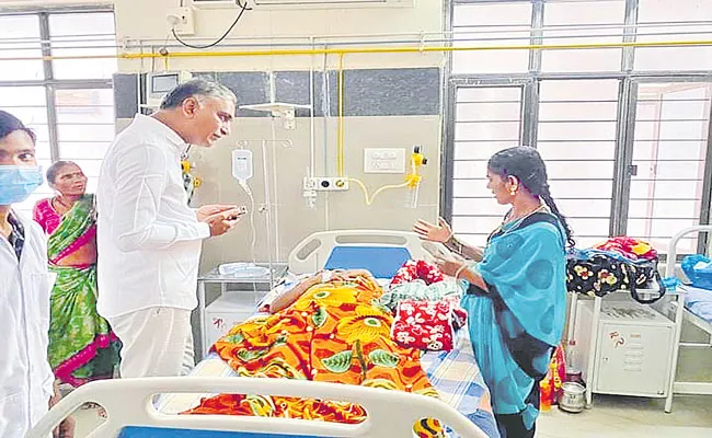 Telangana Minister Harish Rao Visit To Jangaon MCH - Sakshi