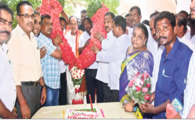 Chittoor MLA Arani Srinivasulu Birthday Celebrations Held With Glory - Sakshi