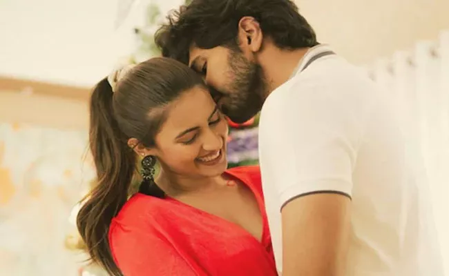 Niharika Konidela Liplock Photo With Hubby Chaitanya Goes Viral - Sakshi