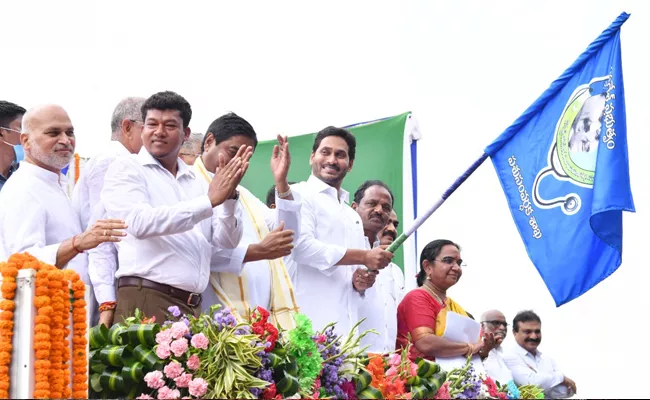 YSR Sanchara Pashu Arogya Seva launch by CM Jagan - Sakshi