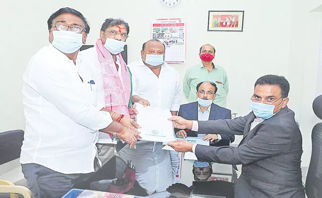 Telangana: Vaddiraju Ravichandra Files Nomination For Rajya Sabha Election - Sakshi