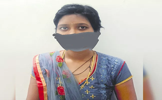 Narayankhed Police Arrested Woman Thief - Sakshi