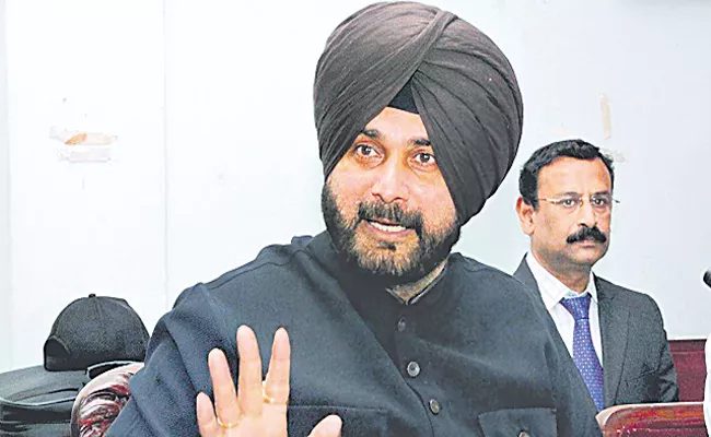 Navjot Sidhu has not eat in Patiala jail - Sakshi