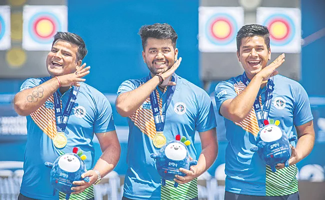 Archery World Cup 2022: indian archers wins one gold, one silver and two bronze - Sakshi