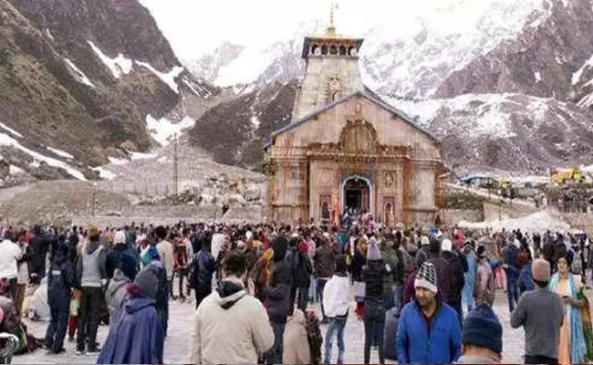 Char Dham Yatra Kedarnath Becomes Sea Of Garbage - Sakshi