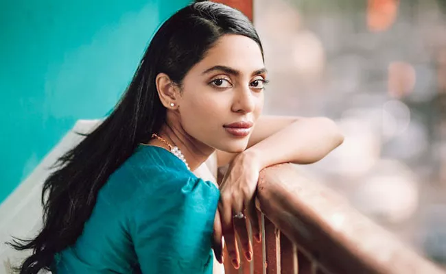 Sobhita Dhulipala About Major Movie - Sakshi