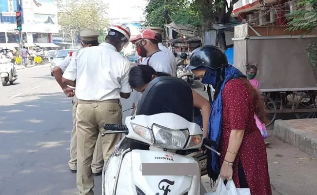 Helmet For Pillion Riders In Tamil Nadu - Sakshi