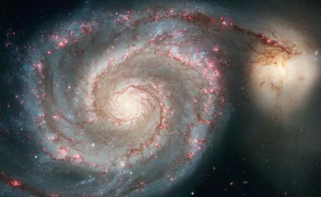 NASA Shares Beautiful Image Of Whirlpool Galaxy - Sakshi