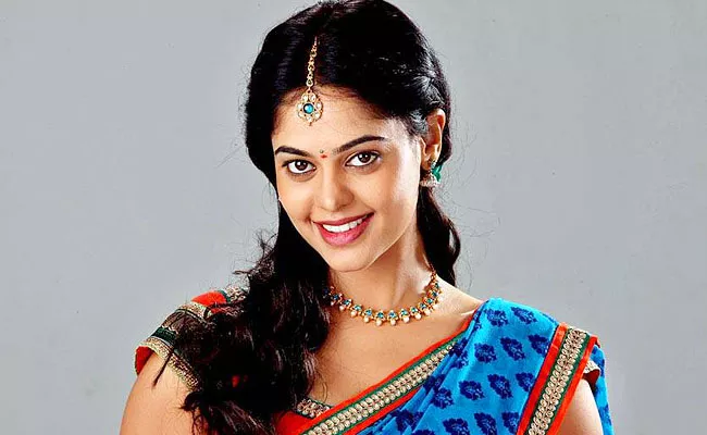 Bigg Boss Non Stop Winner Bindu Madhavi Father Opens About Her Marriage - Sakshi