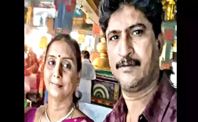 Chennai: Woman Found Living With Husband Dead Body For Two Days - Sakshi