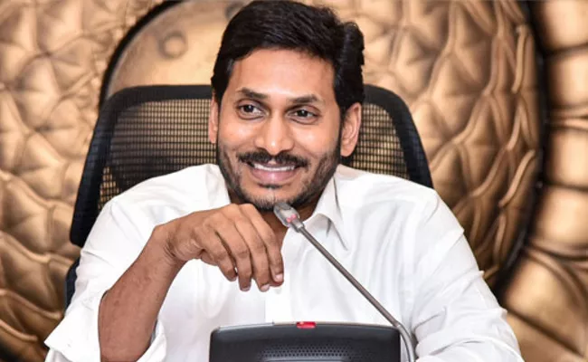 CM Jagan Wishes Union Minister Gadkari Birthday - Sakshi