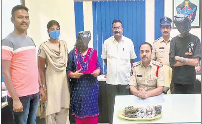 Crime News: Kadapa Police Seized Ganja 2 People Arrested - Sakshi