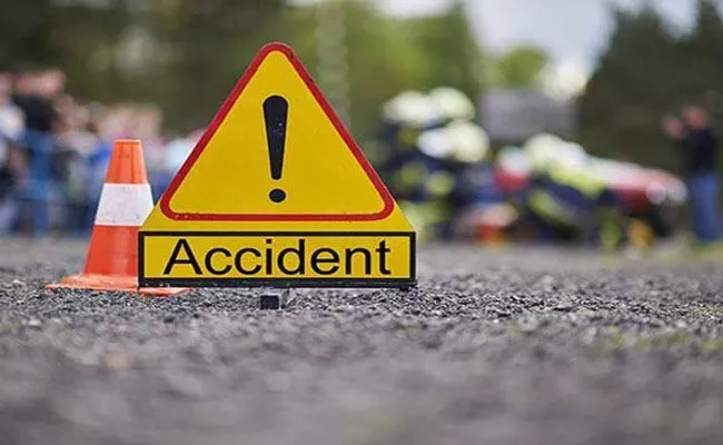 Road accident deaths decline in Andhra Pradesh - Sakshi