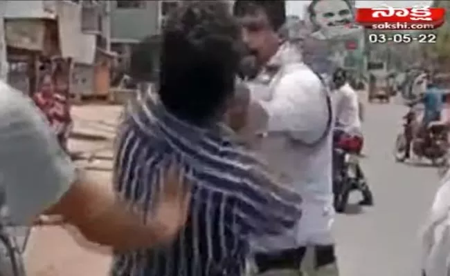 Traffic Constable Kumar was attacked by Santosh in Bhimavaram Town - Sakshi