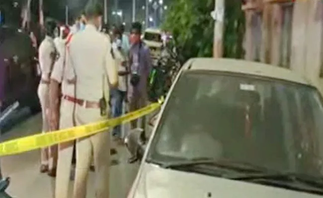 Corpse Found In Car Police Starts Investigation Vijayawada - Sakshi