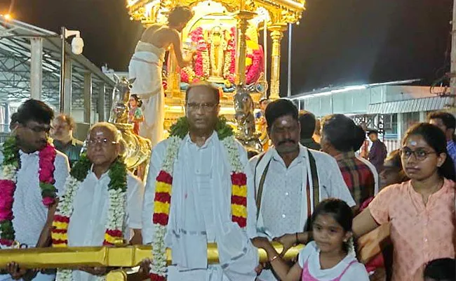 Kethireddy Jagadishwar Reddy Pujas at Thiruthani Temple Tamil Nadu - Sakshi