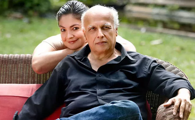 Pooja Bhatt: Mom Locked Dad Mahesh Bhatt in Bathroom When He Drunk - Sakshi