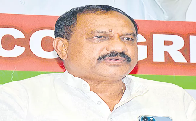 Mahesh Kumar Goud Comments On Minister Errabelli Dayakar Rao Over Rahul Gandhi - Sakshi