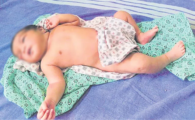 Baby Weighs 5 kg at Birth in Bhadradri Kothagudem District - Sakshi