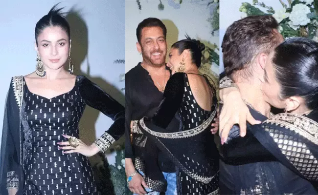 Shehnaaz Gill Trolled for Hugging and Kissing Salman Khan, Fans Defend Her - Sakshi