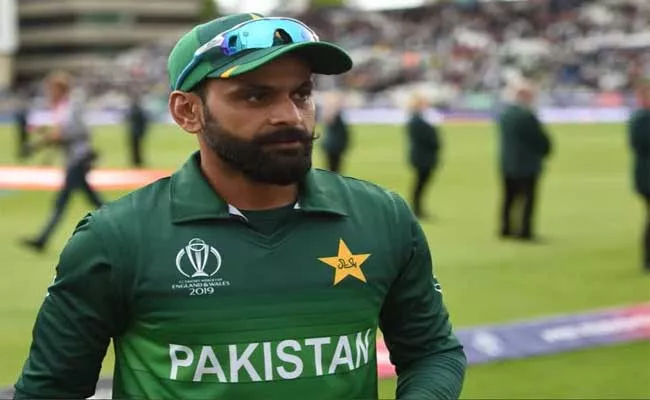 Mohammad Hafeez Slams PCB For Pakistan Junior Cricket League - Sakshi