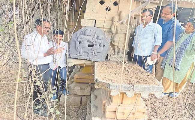 13th Century Of Shiva Temple Found At Kusumanchi - Sakshi