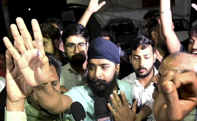 Punjab Court Issues Fresh Arrest Warrant Against BJP Leader Tajinder Bagga - Sakshi