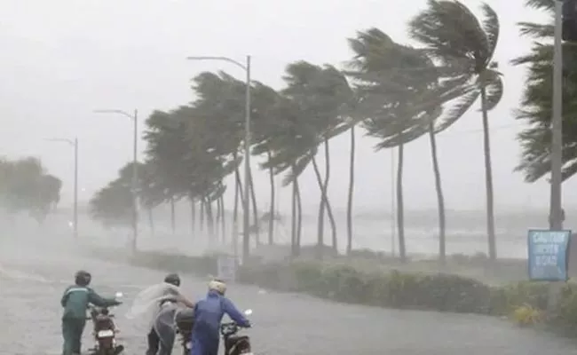 3 Days Rains In Coastal Areas Due Effect Of Asani Cyclone - Sakshi