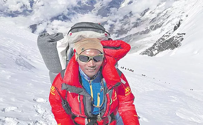 Kami Rita Sherpa Beats Own Record on Mount Everest For 26th Time  - Sakshi