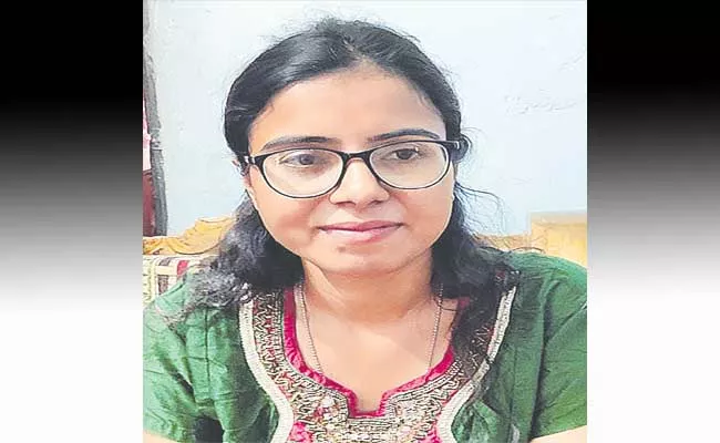 Upsc Results: Divya Got 323 Rank Civics Help Of Smartphone - Sakshi