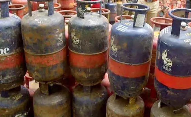 Commercial LPG Cylinder Price Cut Today - Sakshi