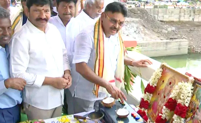 Minister Ambati Rambabu Released Irrigation Water To Krishna Delta - Sakshi