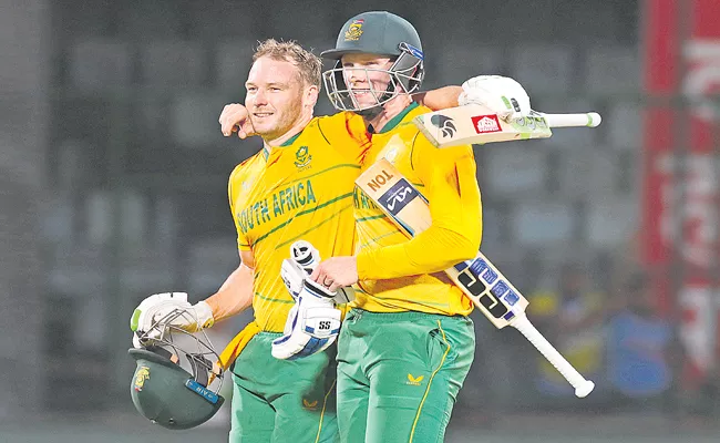 David Miller, Rassie van der Dussen help SA beat IND by seven wickets - Sakshi