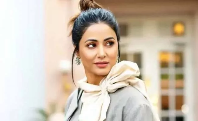 Hina Khan Shares Interesting Tweet And Warns Who Do Not Have Limits - Sakshi