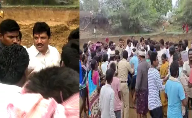 TDP Dhulipalla Narendra Face Bitter Experience at Pedakakani - Sakshi