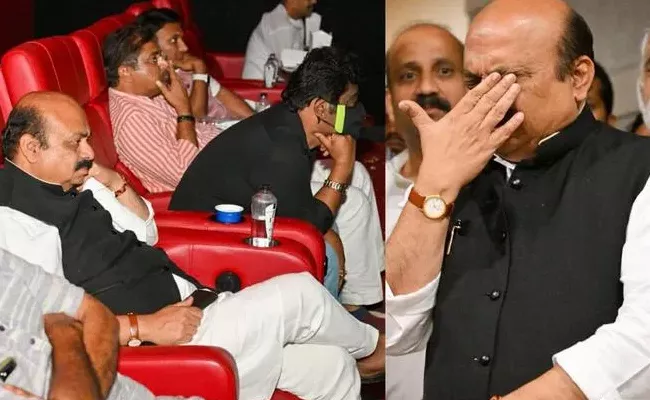 Karnataka Chief Minister Breaks Down After Watch 777 Charlie - Sakshi