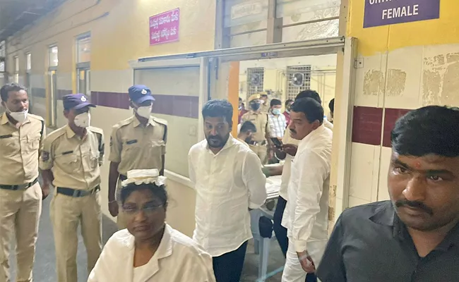 Agnipath: Revanth Reddy War Words With Police At Gandhi Hospital - Sakshi