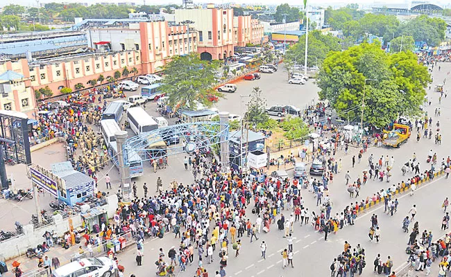 Hyderabad: Secunderabad Railway Station Damaged Protest Turns Violent Agnipath Scheme - Sakshi