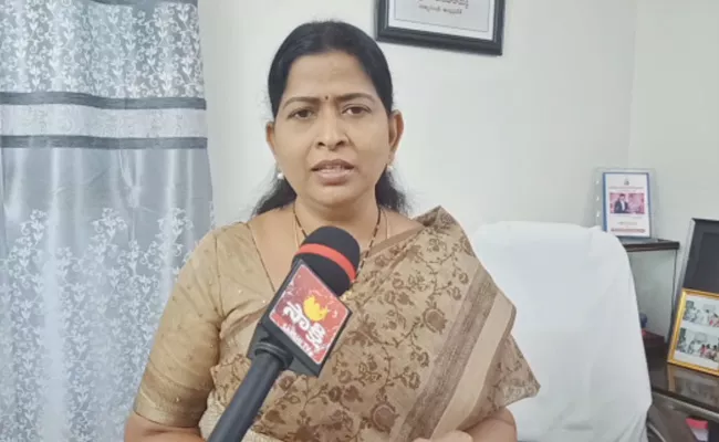 Taneti Vanitha Serious Comments On Ayyanna Patrudu - Sakshi