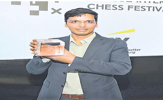 Harikrishna score crucial wins In Pragu open Masters Tournment - Sakshi