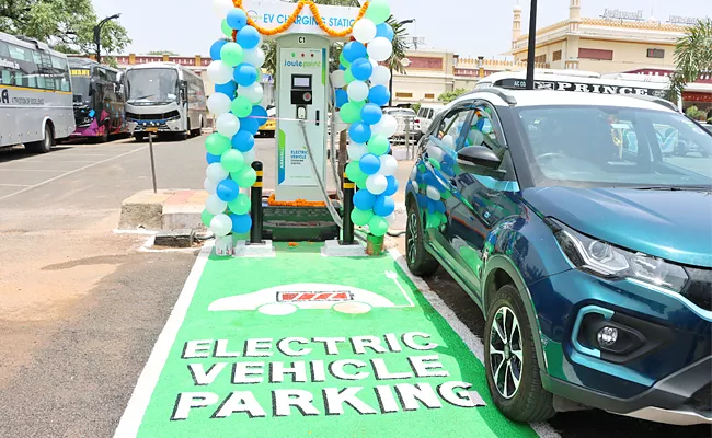 E Vehicle charging facility set up at Hyderabad Rly Stn and Other towns - Sakshi