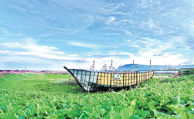 Photo Feature: Image Of Nature Vizag Beach - Sakshi