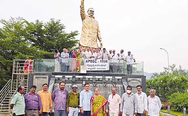 DSC 98 Qualified Candidates Thanks To CM YS Jagan - Sakshi